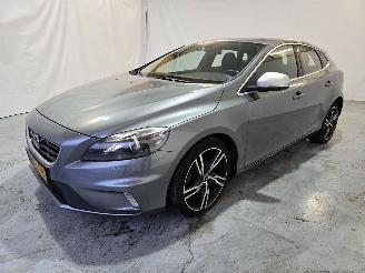 Volvo V-40 2.0 D2 R-Design Bns picture 3