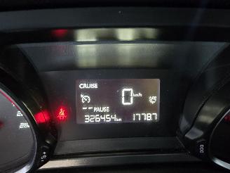 Peugeot 308 SW 1.6 BlueHDI Blue Lease Executive Pack picture 20