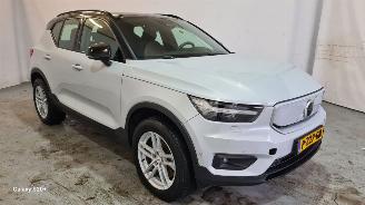 uszkodzony samochody osobowe Volvo XC40 Recharge Twin Pro 2022/3