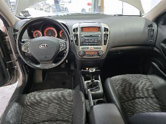 Kia Cee d 1.6 X-ecutive picture 24