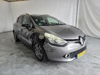 krockskadad bil auto Renault Clio 1.5 dCi NightenDay 2015/8