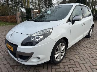 skadebil auto Renault Scenic 1.6 Parisiènne 2011/5
