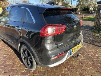 Kia Niro 1.6 GDi Hybrid First Edition picture 11