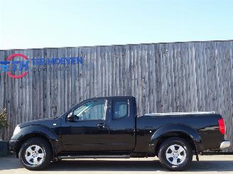 krockskadad bil auto Nissan Navara 2.5 DCi 4X4 Kingcab Airco 2-Persoons Trekhaak 128KW Euro 4 2005/12
