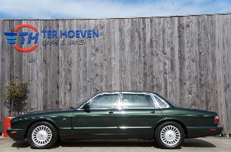 Damaged car Jaguar XJ X308 4.0 V8 Sovereign Airco Cruise Stoelverwarming 209KW 1998/2