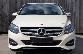 Mercedes B-klasse B180D Airco Navi Cruise Stoelverwarming BAK Kapot! 80KW Euro 6 picture 6