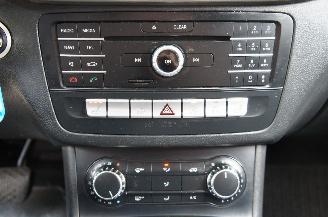 Mercedes B-klasse B180D Airco Navi Cruise Stoelverwarming BAK Kapot! 80KW Euro 6 picture 13