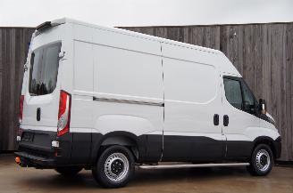 Iveco Daily 35S12 2.3 HPi L2H2 Automaat Hi-Matic Trekhaak 85KW Euro 6 picture 3