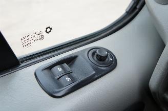 Opel Vivaro 2.5 CDTi Lang Klima 9-Persoons 107KW Euro 4 picture 21