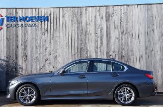 uszkodzony samochody osobowe BMW 3-serie 320d Luxury Line Airco Navi Cruise 360° Schuifdak LED 140KW Euro 6 2020/1