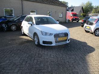 Damaged car Audi A1 SPORTBACK 1.0 TFSI ProLine 2016/10