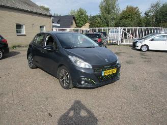 Unfallwagen Peugeot 208 1.2 PureTech Allure 2016/10