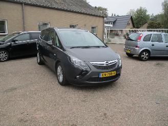 Vaurioauto  passenger cars Opel Zafira TOURER 1.4 Cosmo 7p  REST BPM 1500 EURO !!!!!! 2016/10