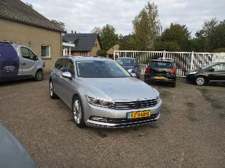 skadebil auto Volkswagen Passat 1.4 TSI Connected Series REST BPM 1000 EURO !!!!! 2017/1