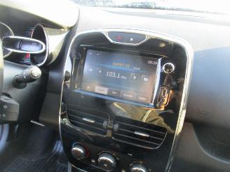 Renault Clio 0.9 TCe Expression 5drs picture 18