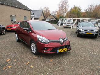 Schadeauto Renault Clio 0.9 TCe Limited Airco NAP 2018/4