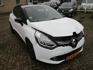damaged passenger cars Renault Clio 0.9 TCe Expression NAP 2013/6