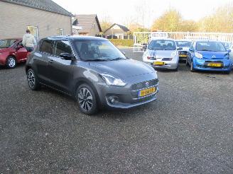 Damaged car Suzuki Swift 1.0 Stijl Smart Hybrid NAP REST BPM 800 EURO !!!! 2020/3