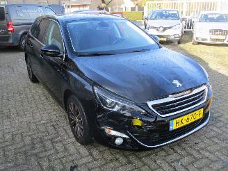 Damaged car Peugeot 308 SW 1.2 PureTech Allure REST BPM 400 EURO !!!! 2015/11