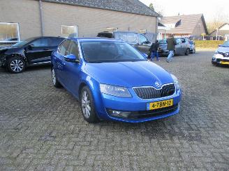 Voiture accidenté Skoda Octavia 1.4 TSI Grt Eleg Bns Aut  REST BPM 325 EURO !!!! 2014/2