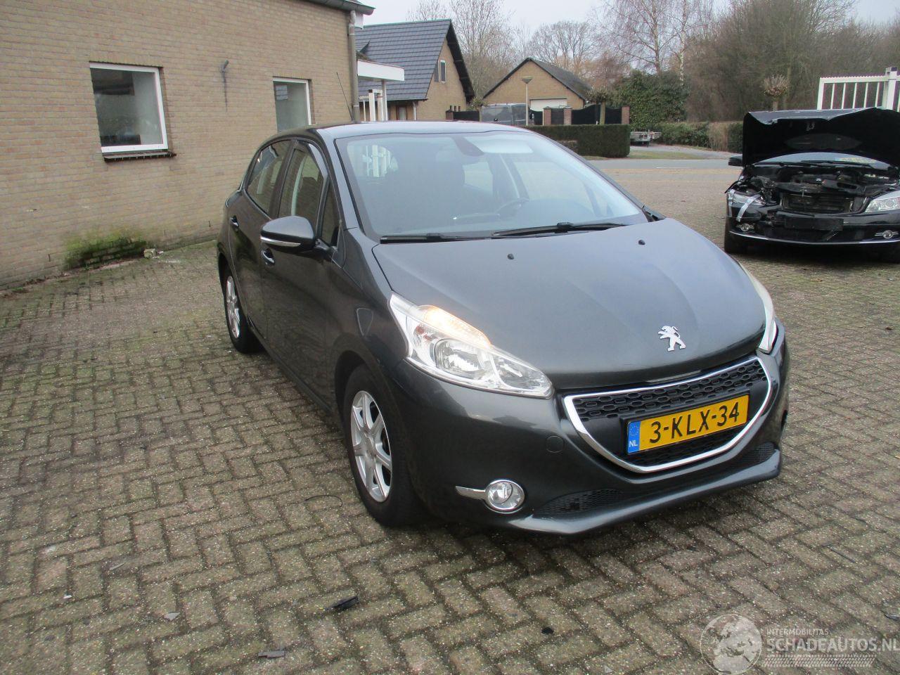 Peugeot 208 1.2 VTi Envy 5drs