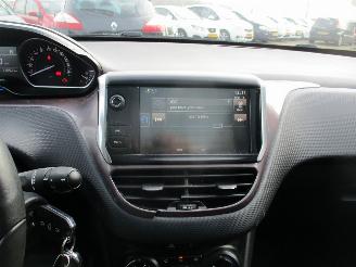 Peugeot 2008 1.2 PureTech Automaat NAP picture 21