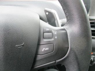 Peugeot 2008 1.2 PT BL Executive picture 19