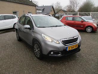 skadebil auto Peugeot 2008 1.2 PT BL Executive 2015/1