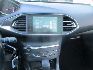 Peugeot 308 1.6 BlueHDi BL. Pre. REST BPM € 300,-!!! picture 23