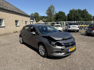 Avarii autoturisme Opel Astra 1.4 Edition AUT REST BPM €800,-!!! 2016/5