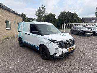 Unfallwagen Ford Transit E-Transit Courier Trend 44 kWh 2025/12