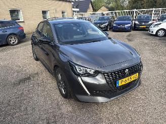uszkodzony samochody osobowe Peugeot 208 1.2 PT Active Pack 2022/6