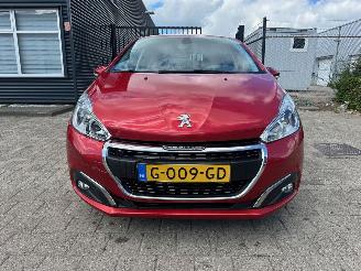 Peugeot 208 1.2 PureTech Signature picture 2