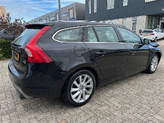 Volvo V-60 2.0 T3 Summum picture 6