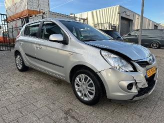 skadebil auto Hyundai I-20 1.4i DynamicVersion Automaat 2009/7