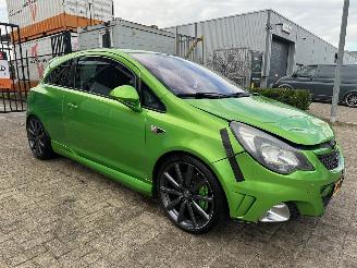 krockskadad bil auto Opel Corsa 1.6-16V Turbo OPC Nürnburgring Edition 2012/1