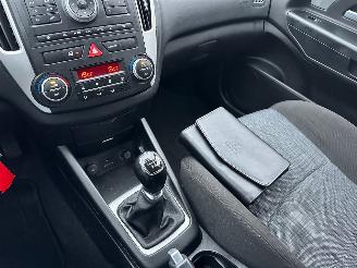 Kia Cee d 1.4 CVVT X-ecutive picture 11