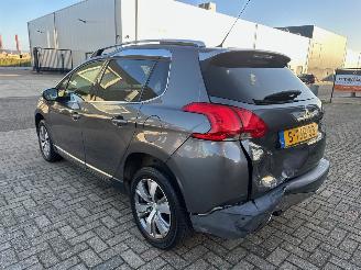 Peugeot 2008 1.2 VTi Allure Pack Premium Plus picture 4