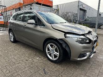 damaged passenger cars BMW 2-serie Active Tourer 220i High Executive 2015/2