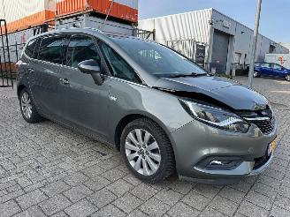 krockskadad bil auto Opel Zafira 1.4 Turbo  Automaat 7p Online Edition 2018/2