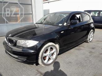 Vrakbiler auto BMW 1-serie 1 serie (E81), Hatchback 3-drs, 2006 / 2012 116d 16V 2010/0