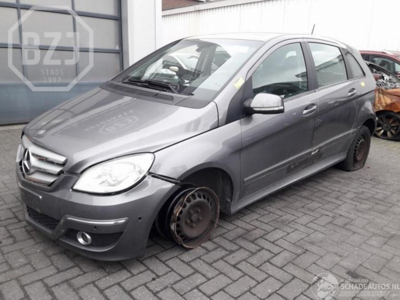 Mercedes B-klasse B (W245,242), Hatchback, 2005 / 2011 2.0 B-180 CDI 16V