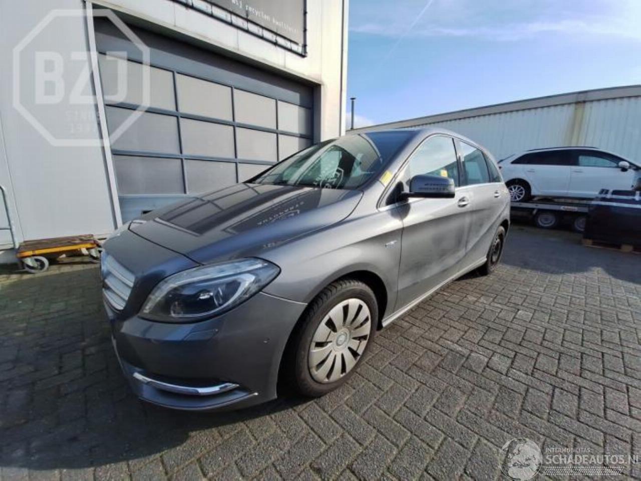 Mercedes B-klasse B (W246,242), Hatchback, 2011 / 2018 1.6 B-200 BlueEFFICIENCY Turbo 16V
