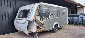 disassembly caravans Hymer  Hymer Feeling 425 Hefdak Thule Zakluifel 2017/4