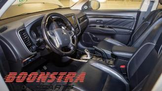 Mitsubishi Outlander Outlander (GF/GG), SUV, 2012 / 2022 2.0 16V PHEV 4x4 picture 13