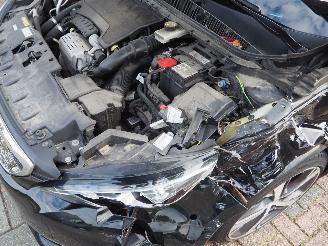 Peugeot 308 1.2 PureTech Blue Lease GT picture 12