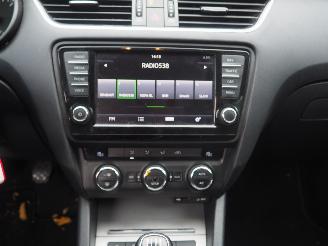 Skoda Octavia 1.6TDI GreenLine BusinessLine picture 15