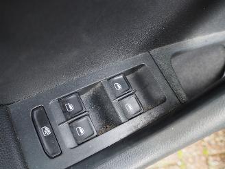 Skoda Octavia 1.6TDI GreenLine BusinessLine picture 23