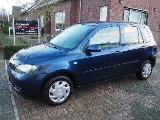 uszkodzony samochody osobowe Mazda 2 1.4 Exclusive 2005/1