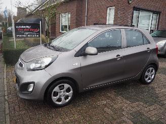 skadebil auto Kia Picanto 1.0 CVVT ISG Comfort pack 2013/3
